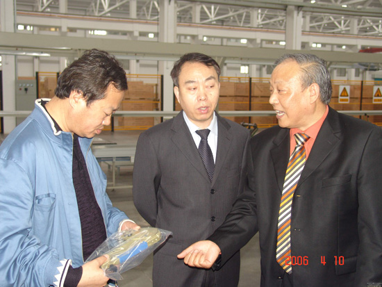 中國(guó)紡織報(bào)社長(zhǎng)遲宗君、副主編張澤華視察我司